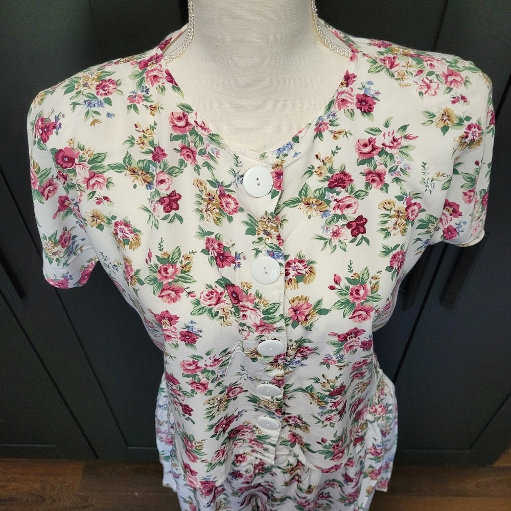 Vintage 1990s Off the Coast two piece coordinated top and shorts set - Picture 3 of 8